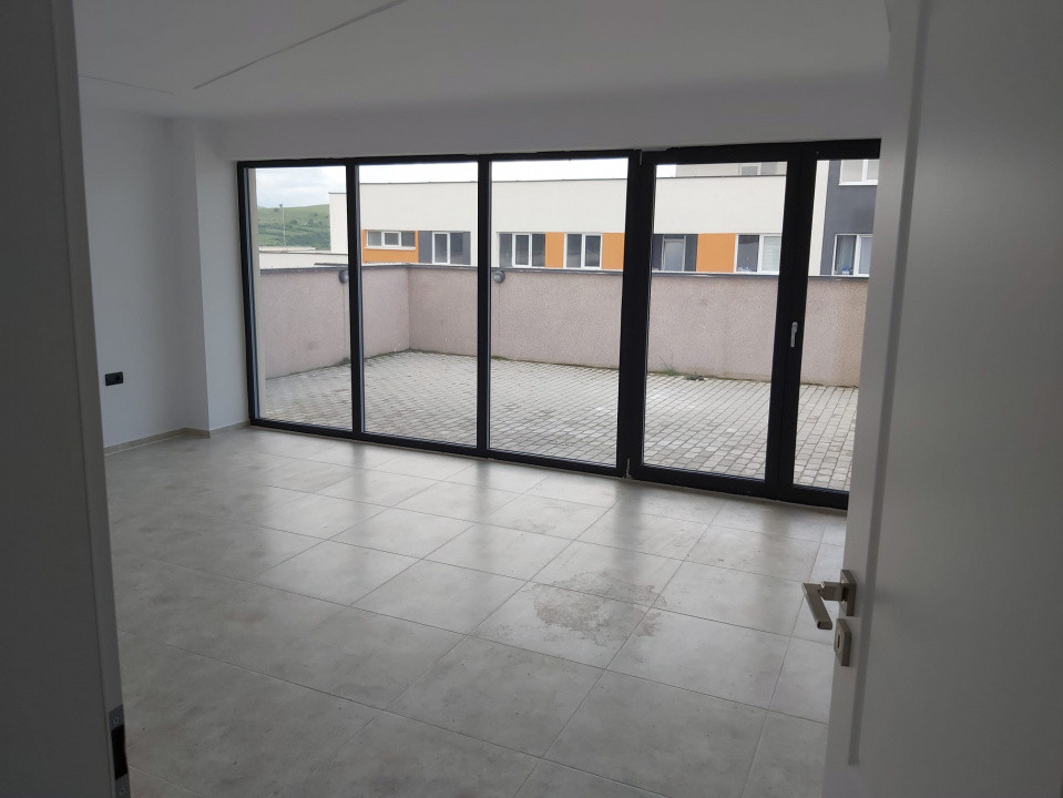 Penthouse de 4 camere, 200 mp, 400 mp terase, zona Petrom