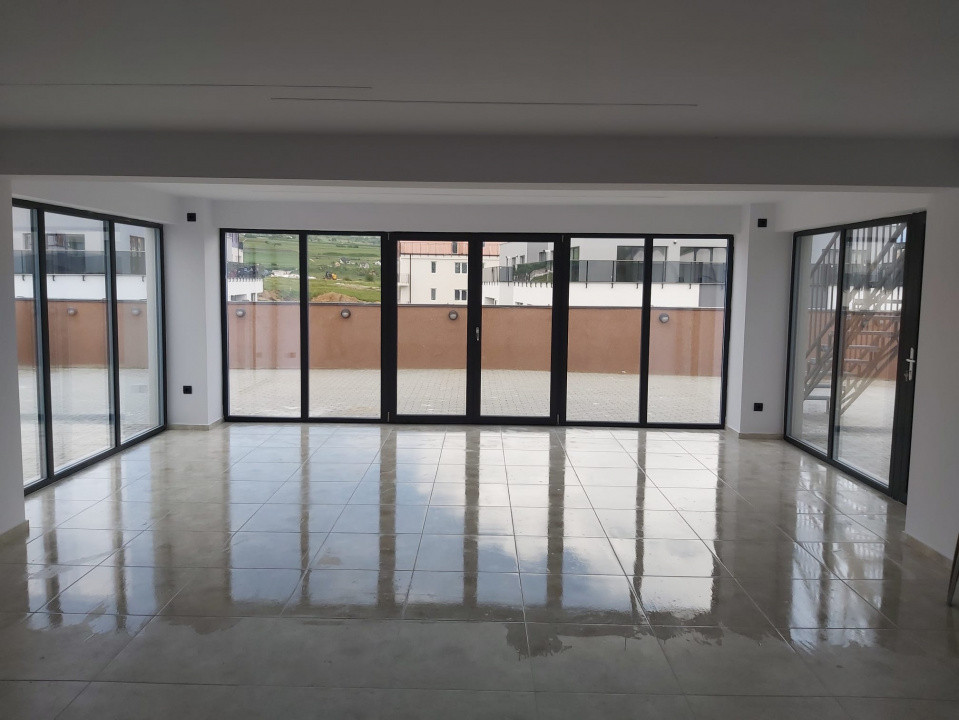 Penthouse de 4 camere, 200 mp, 400 mp terase, zona Petrom