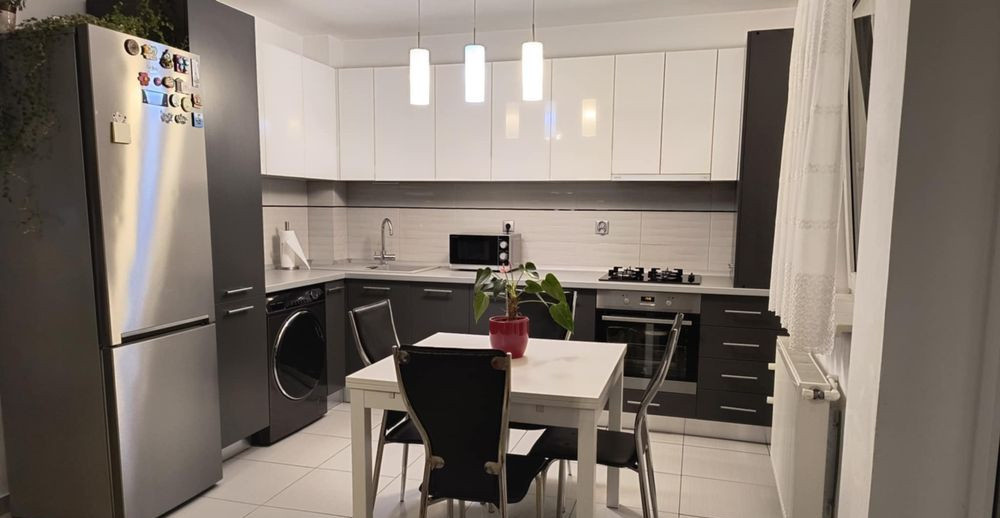 Apartament de 3 camere, 67 mp, 2 balcoane, zona Tineretului