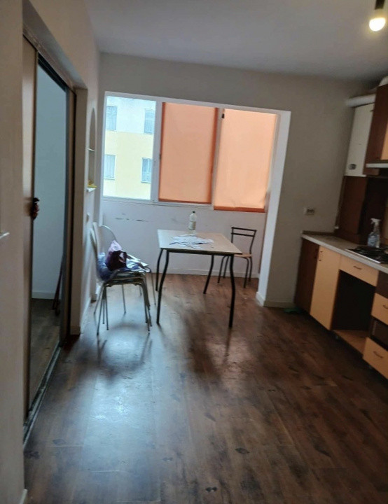Apartament de 2 camere, 44 mp, parcare, zona Terra