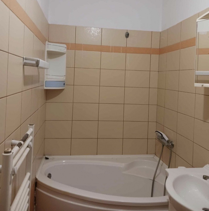 Apartament de 2 camere, 44 mp, parcare, zona Terra