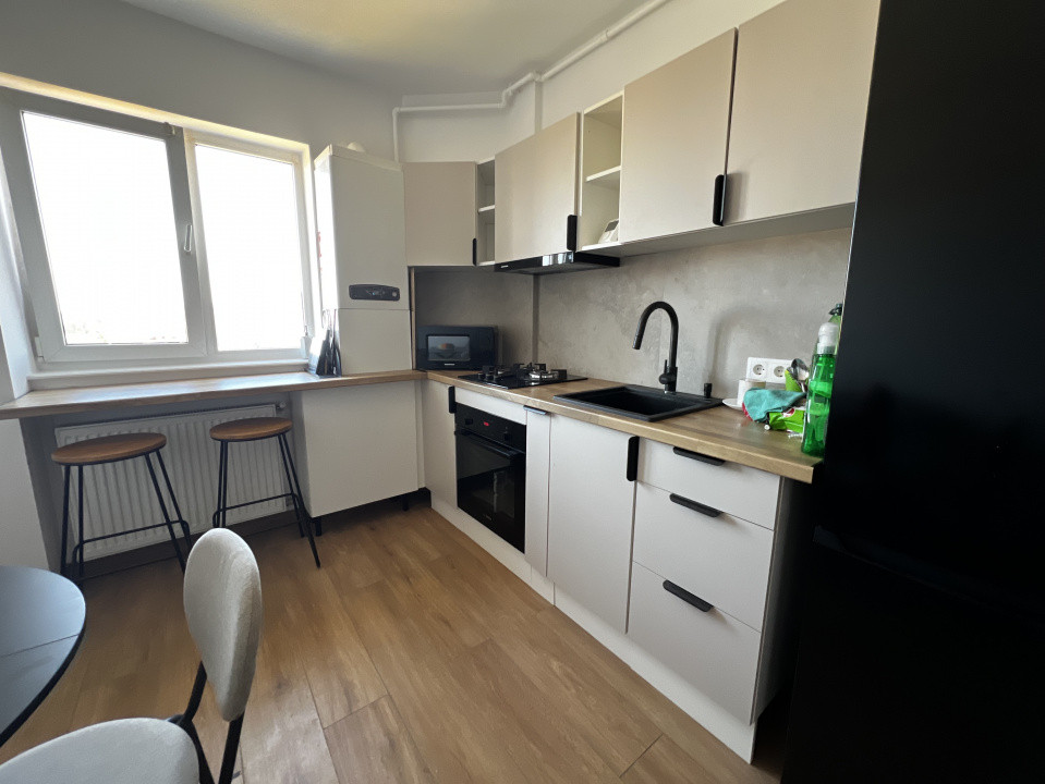 Apartament de o camera, 35mp,  zona Eroilor