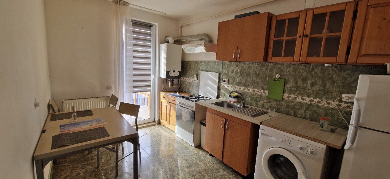 Apartament de o camera, 32 mp, parcare, zona Eroilor