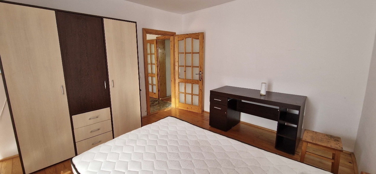 Apartament de o camera, 32 mp, parcare, zona Eroilor