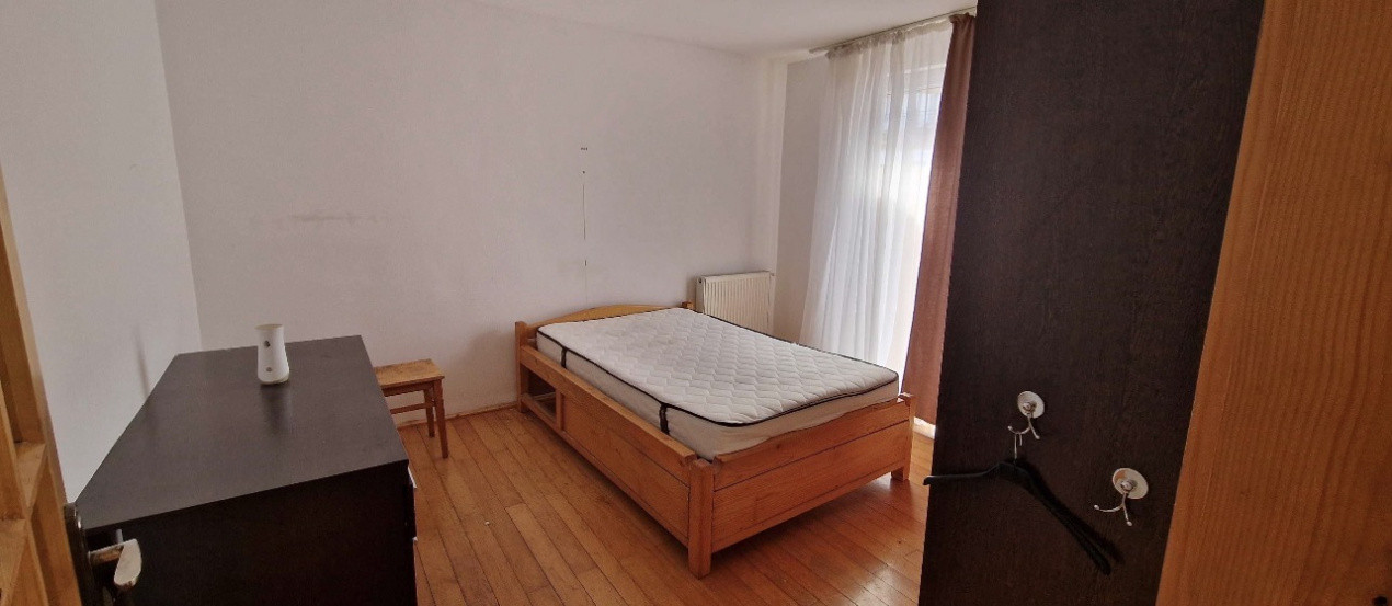 Apartament de o camera, 32 mp, parcare, zona Eroilor