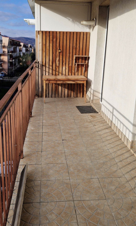 Apartament de o camera, 32 mp, parcare, zona Eroilor