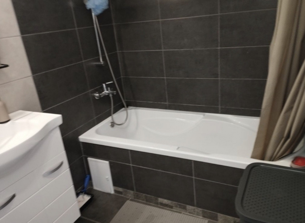 Apartament de 4 camere, 120 MP utili, zona Stejarului