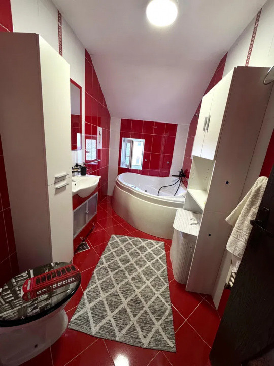 Apartament de 2 camere, loc de parcare, zona Kik