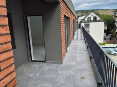 Apartament FINISAT, terasa 30 mp, parcare, zona Somesului