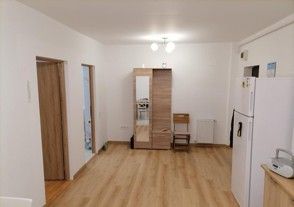 Apartament de 2 camere, 44 mp, parcare, zona Florilor