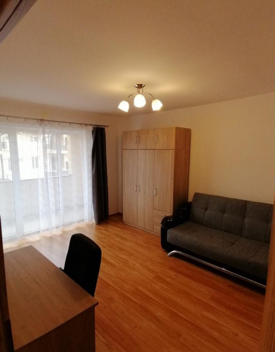 Apartament de 2 camere, 44 mp, parcare, zona Florilor