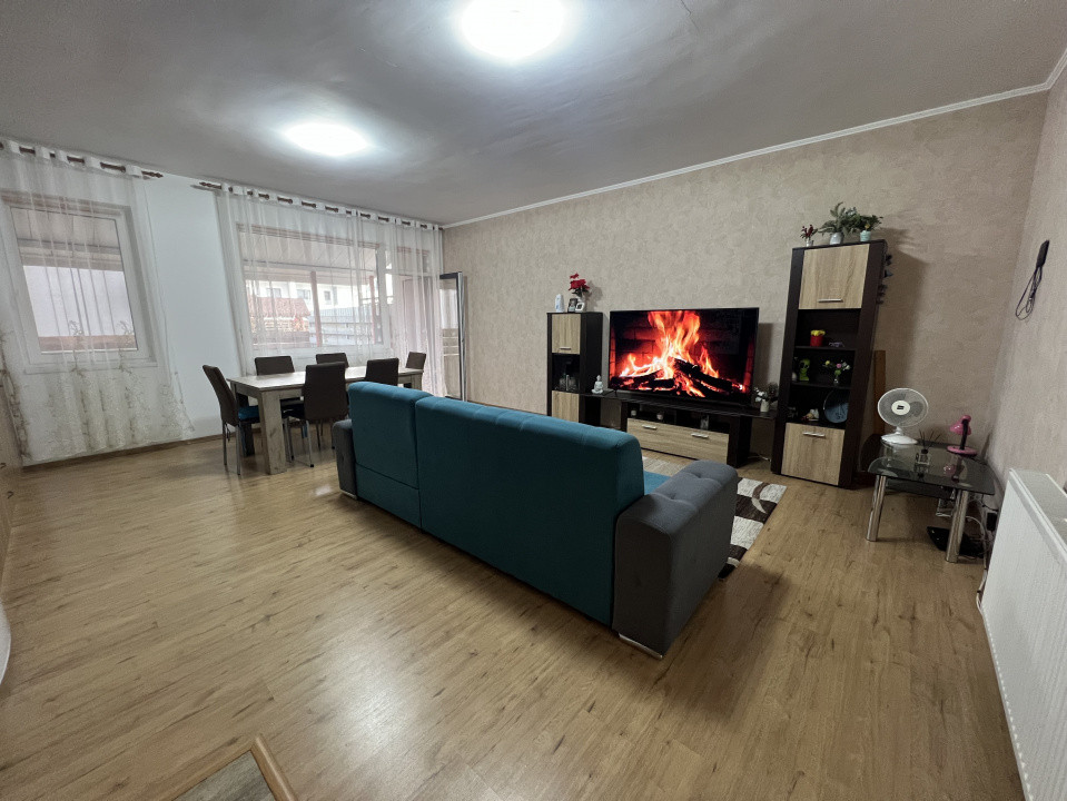 Apartament de 2 camere, 53 mp, gradina, str Sub Cetate 