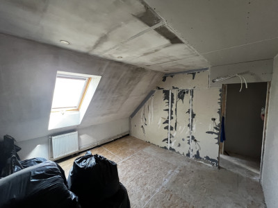 Triplex 80 mp utili, 40 mp curte, parcare, Zona Eroilor