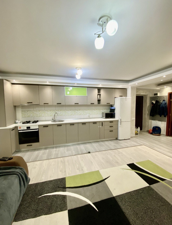 Apartament de 2 camere, 54 mp, gradina, zona Vivo