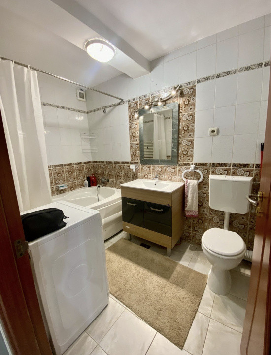 Apartament de 2 camere, 54 mp, gradina, zona Vivo