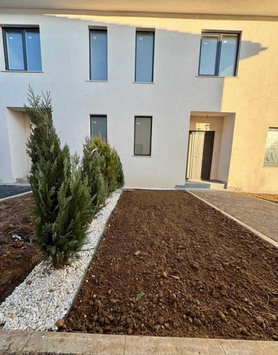 Duplex de 4 camere, 124 mp utili, 260 mp teren,  zona Avram Iancu