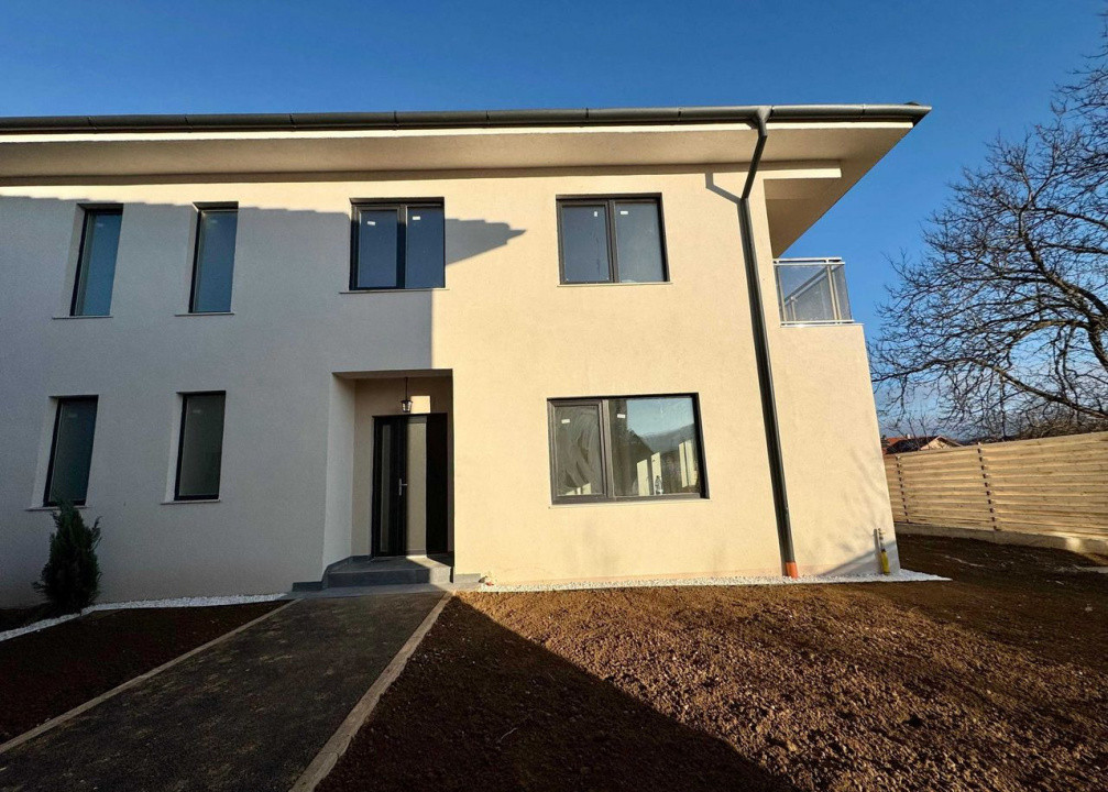 Duplex de 4 camere, 124 mp utili, 260 mp teren,  zona Avram Iancu