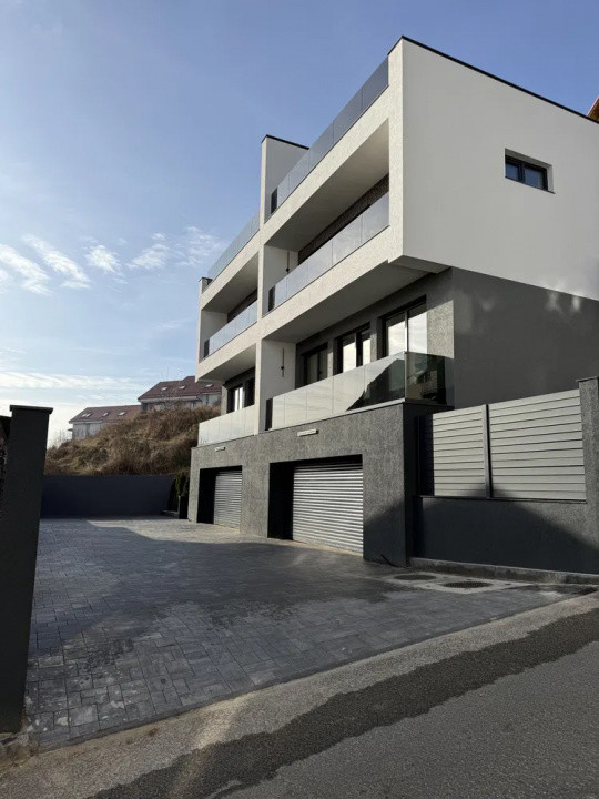 Duplex Premium 5 Camere, 223mp, Zona Donath Park