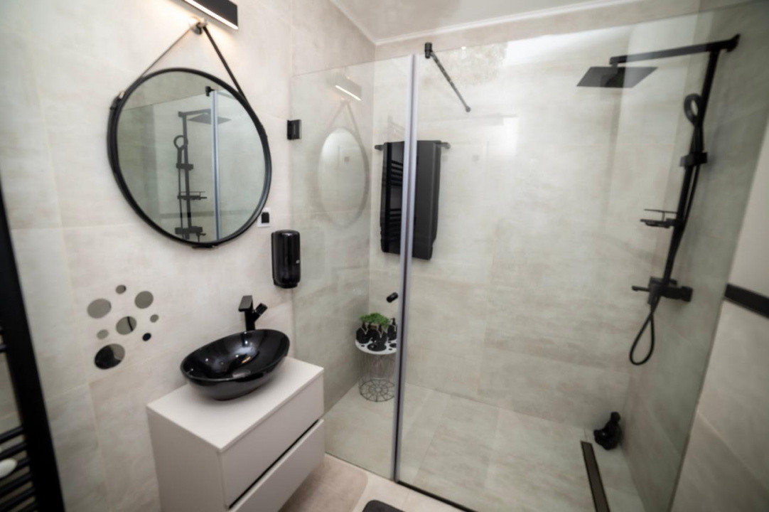 Apartament de 3 camere, 60 mp, 37 mp gradina, zona Vivo