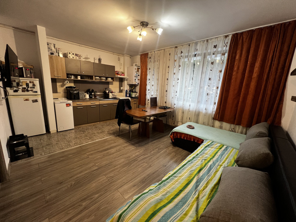 Apartament de 3 camere, 57mp utili, garaj, zona Vivo