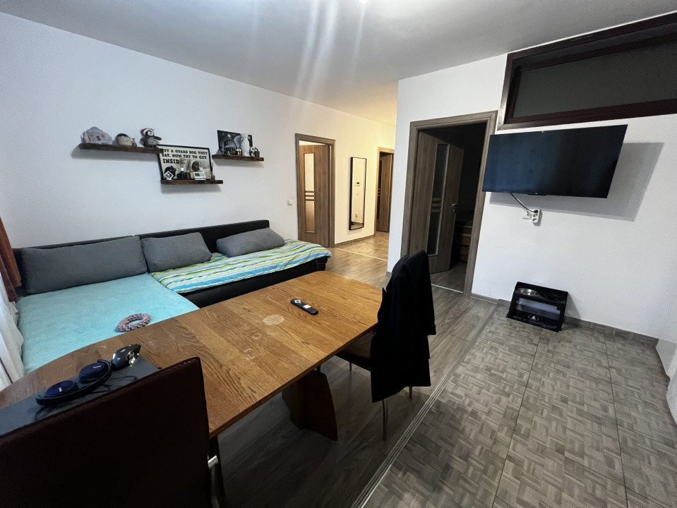 Apartament de 3 camere, 57mp utili, garaj, zona Vivo