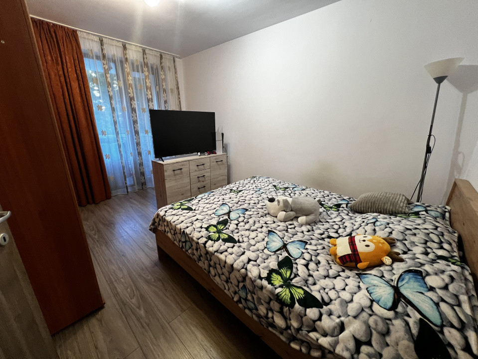 Apartament de 3 camere, 57mp utili, garaj, zona Vivo