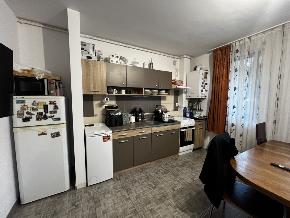 Apartament de 3 camere, 57mp utili, garaj, zona Vivo