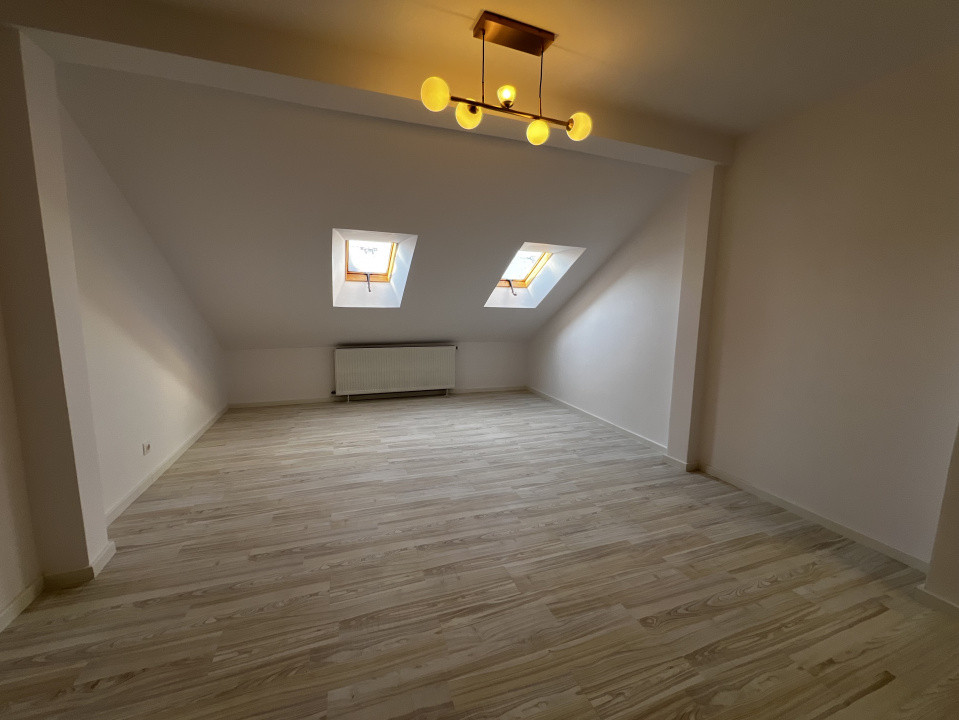 Apartament de 4 camere, 100 mp, zona Florilor