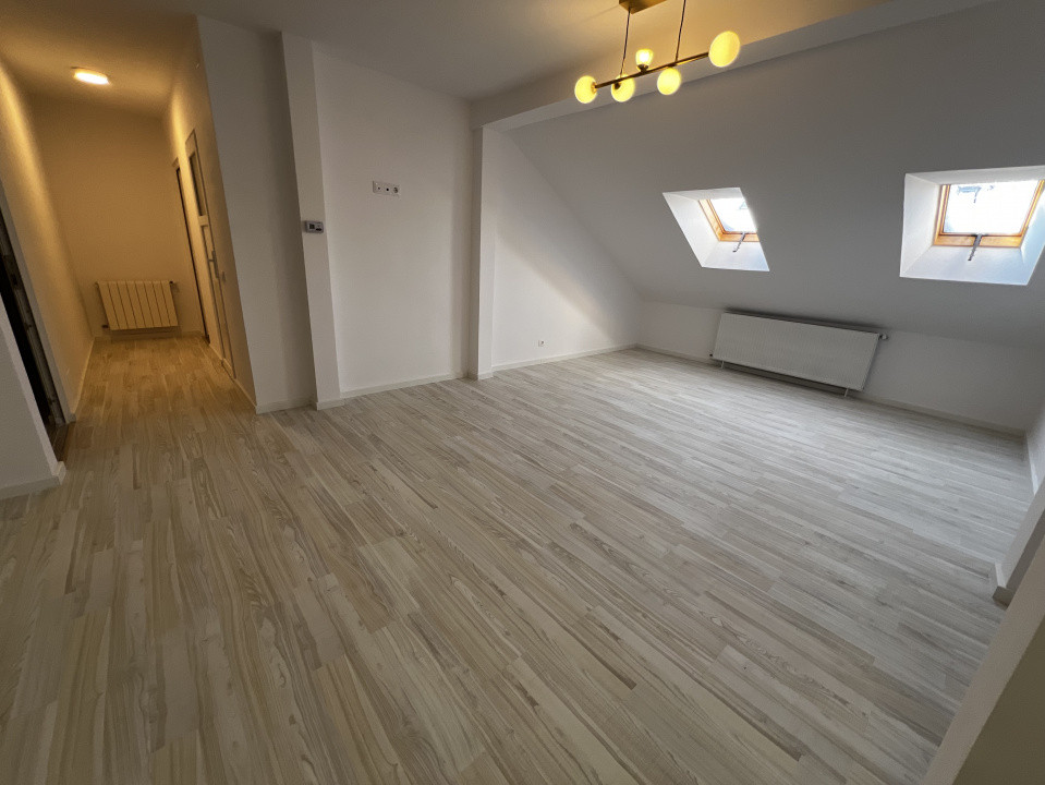 Apartament de 4 camere, 100 mp, zona Florilor