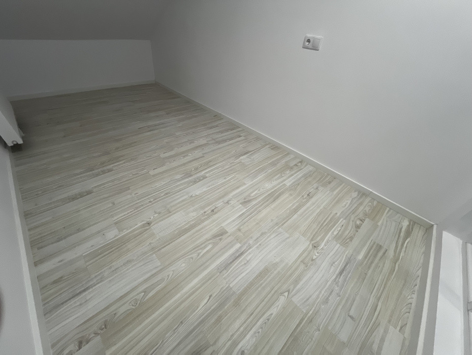 Apartament de 4 camere, 100 mp, zona Florilor