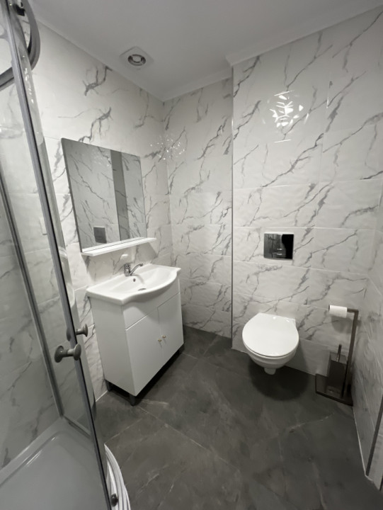 Apartament de 4 camere, 100 mp, zona Florilor