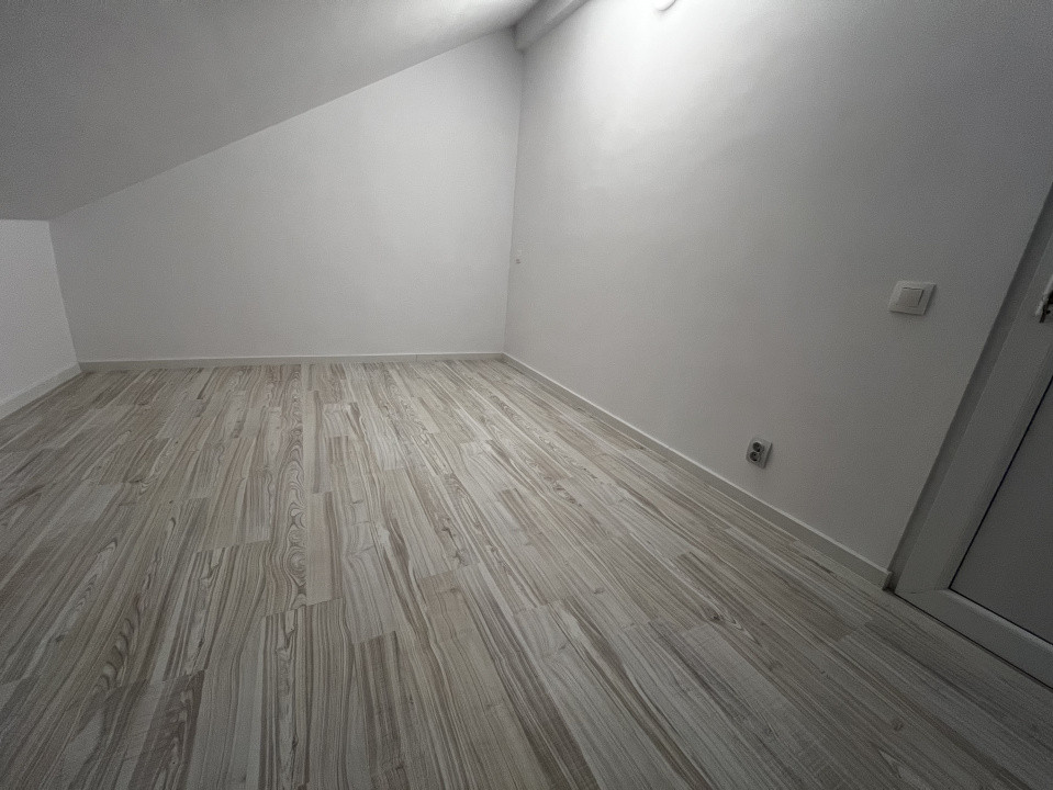 Apartament de 4 camere, 100 mp, zona Florilor