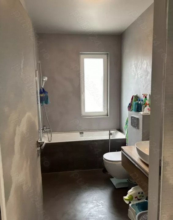 Apartament 3 camere 77 mp utili, 73 mp terasa, zona Subcetate