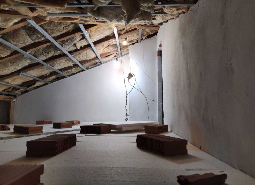 Apartament la pod, 275 mp utili, parcare, str Abatorului