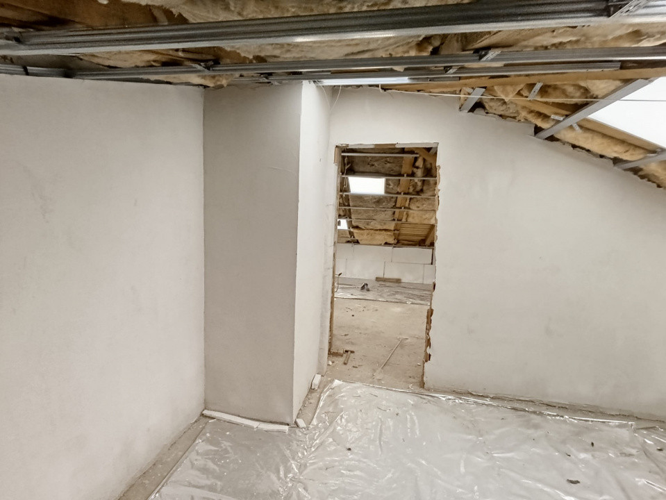 Apartament la pod, 275 mp, parcare, str Abatorului