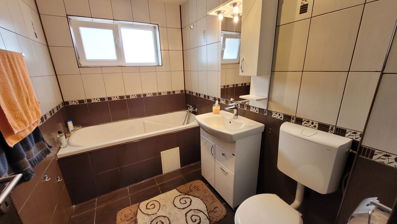 Apartament de 3 camere, mobilat, utilat, etaj intermediar, zona Teilor
