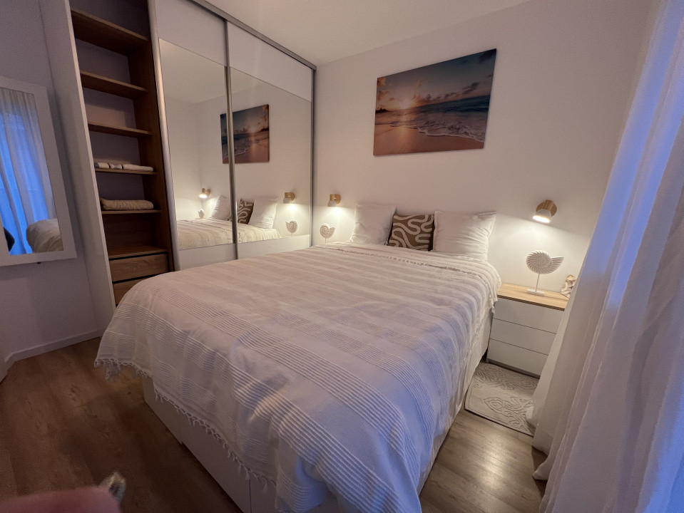 Apartament cochet de 2 camere, loc de parcare, strada 