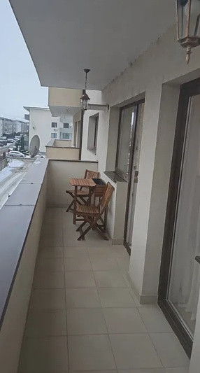 Apartament cochet de 2 camere, loc de parcare, strada 