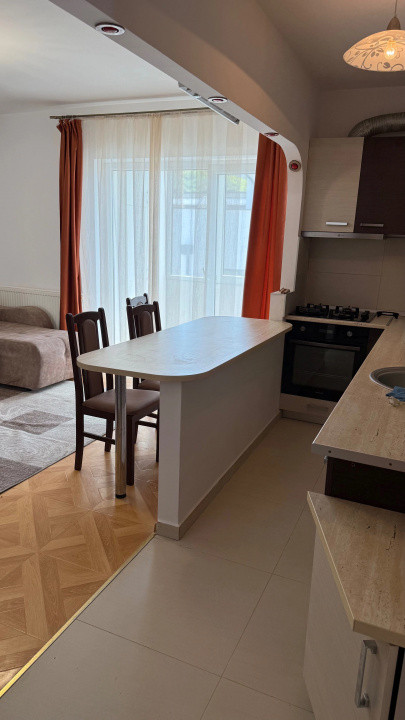 Apartament de 2 camere, 38 mp, loc de parcare, str Stejarului