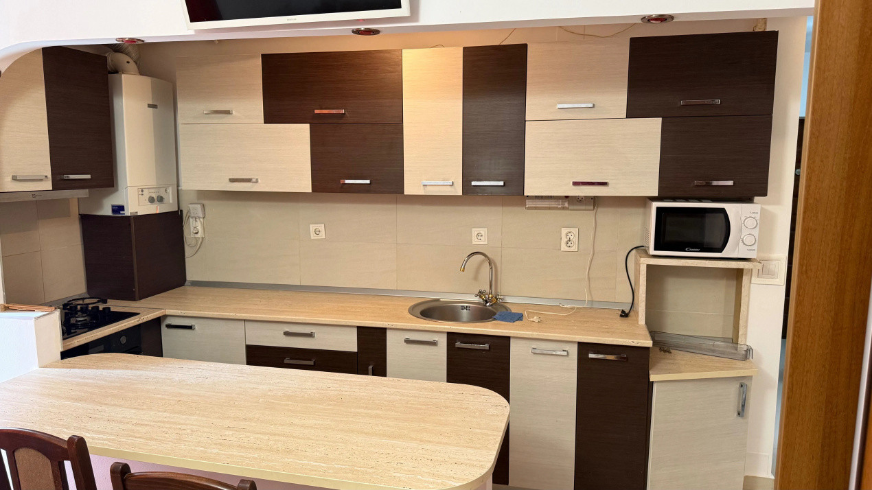 Apartament de 2 camere, 38 mp, loc de parcare, str Stejarului