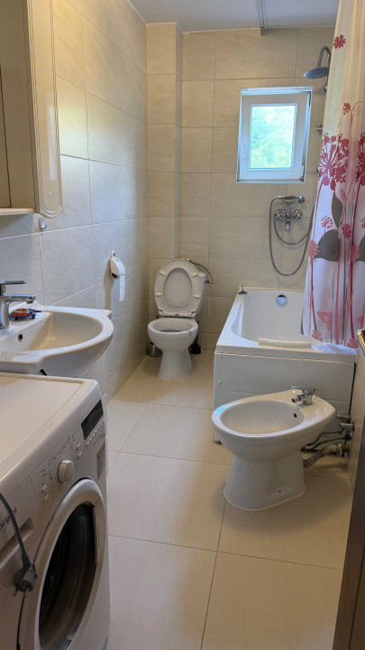 Apartament de 2 camere, 38 mp, loc de parcare, str Stejarului