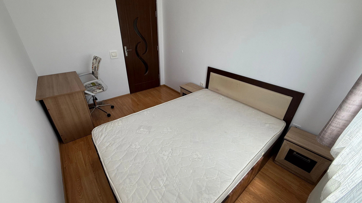 Apartament de 2 camere, 38 mp, loc de parcare, str Stejarului