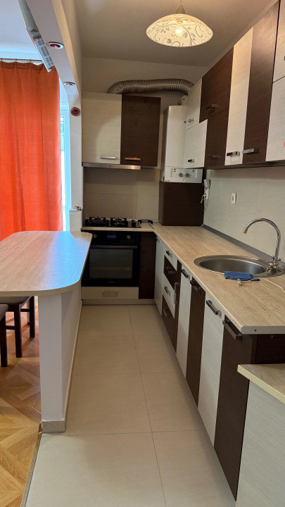 Apartament de 2 camere, 38 mp, loc de parcare, str Stejarului