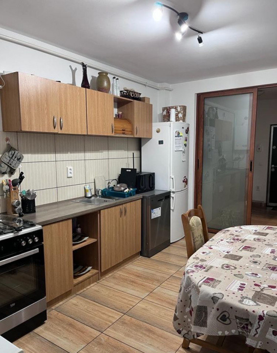 Apartament de o camera, 36 mp, parcare, zona Sesul de Sus