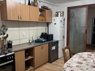 Apartament de o camera, 36 mp, parcare, zona Sesul de Sus