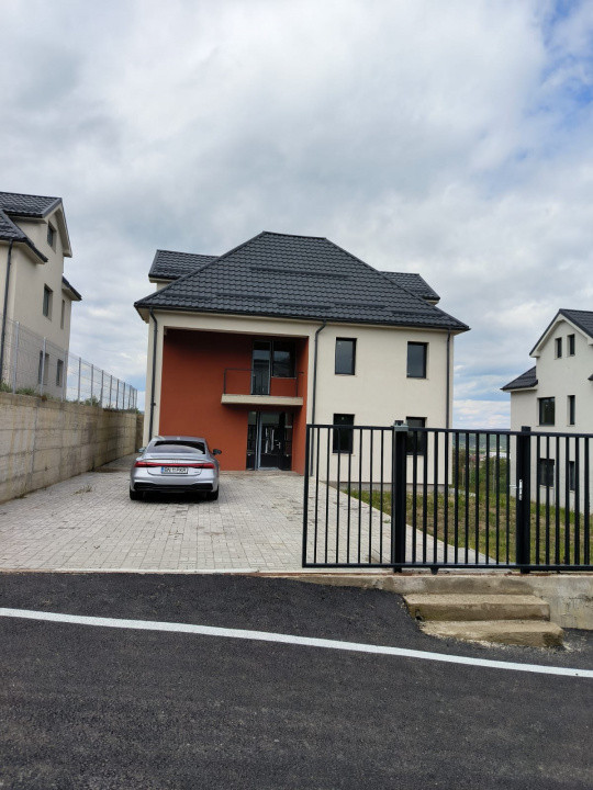 Casa Individuala, 120mp Utili, 440mp Teren, Dezmir