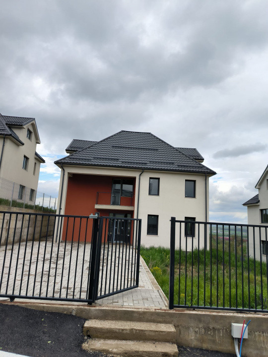 Casa Individuala, 120mp Utili, 440mp Teren, Dezmir