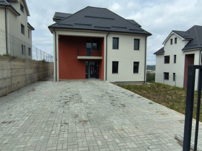 Casa Individuala, 120mp Utili, 440mp Teren, Dezmir