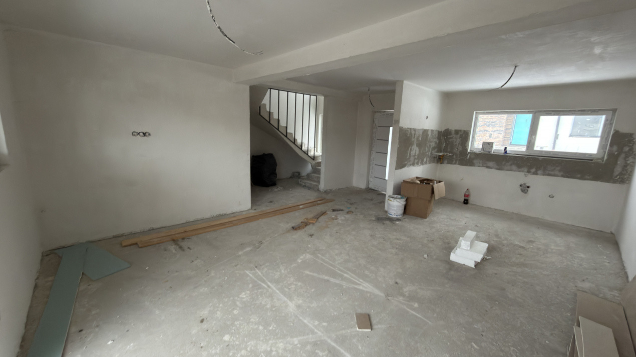 Duplex De 4 Camere, 97mp, Zona Teilor