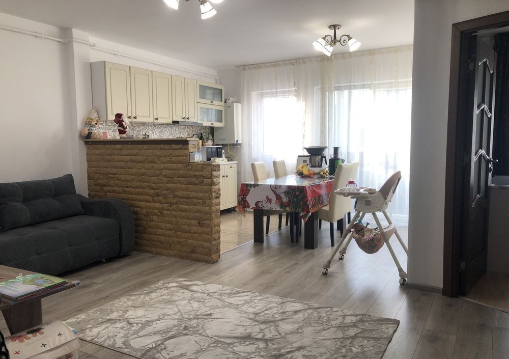 Apartament de 2 Camere, 54mp, Etaj Intermediar, Zona Urusagului